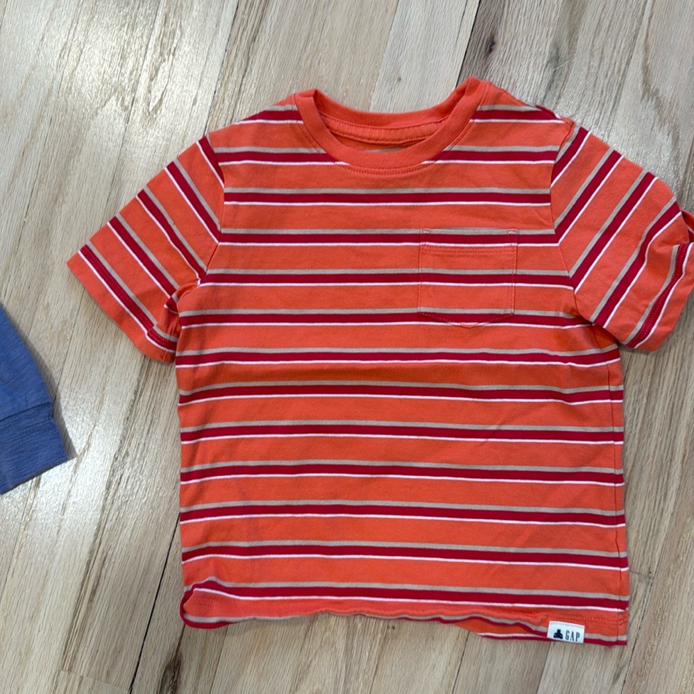 Baby gap five years toddler T-shirt EUC